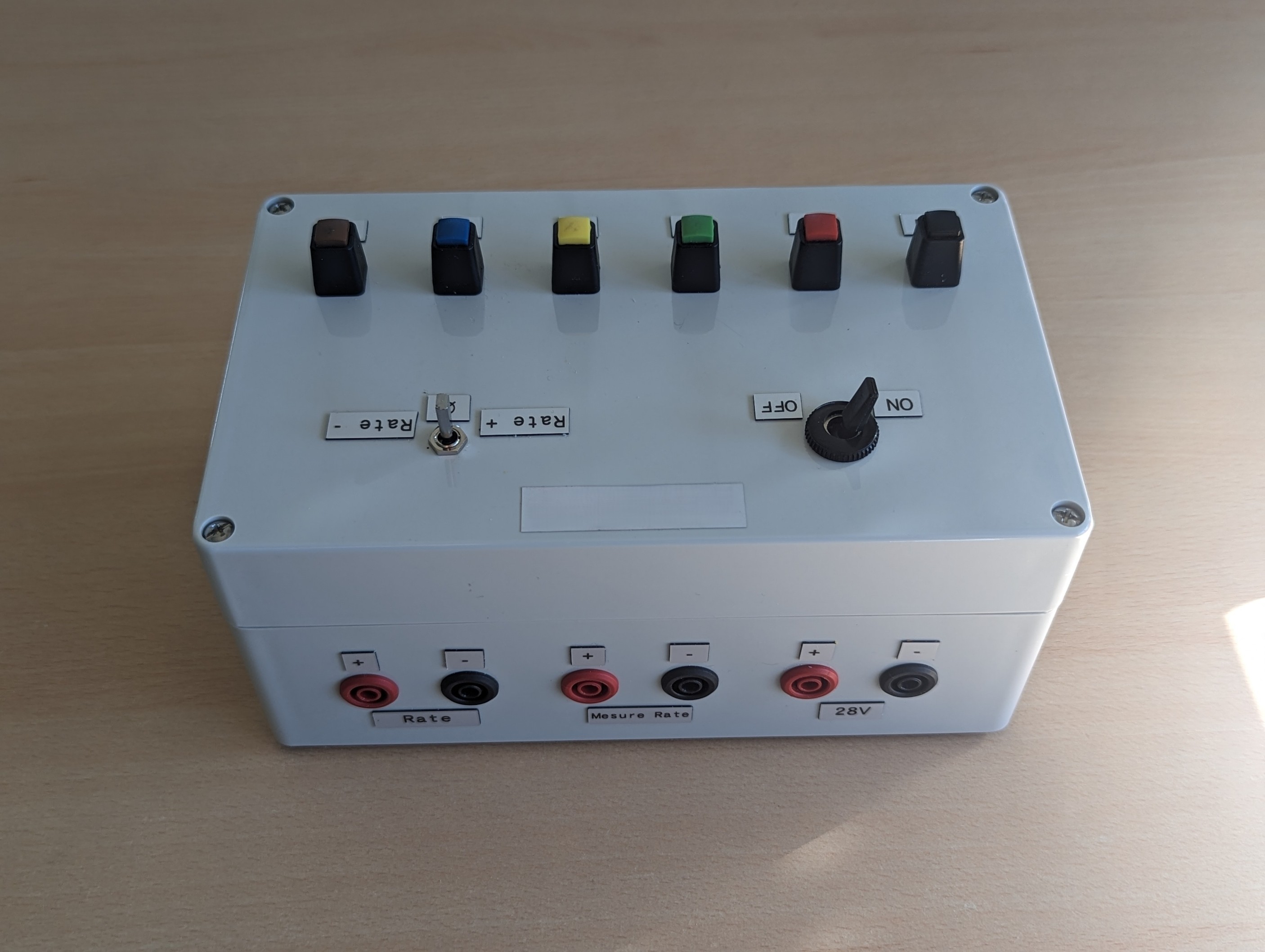 Boîtier de contrôle et interface